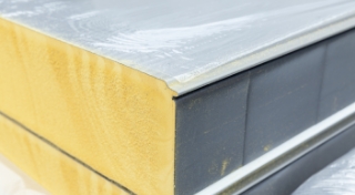 Polyurethane insulated wall panels